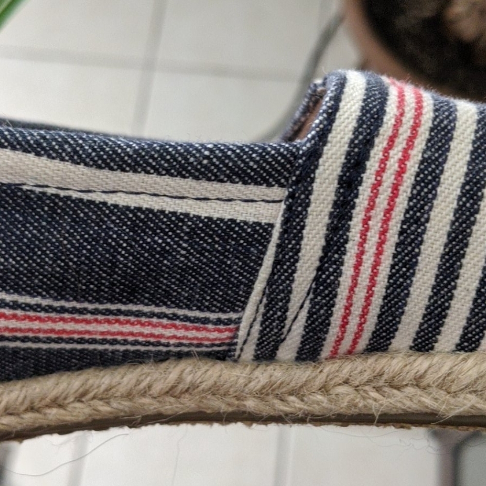 Toms Slip On Woman's 7.5 - Picture 7 of 7